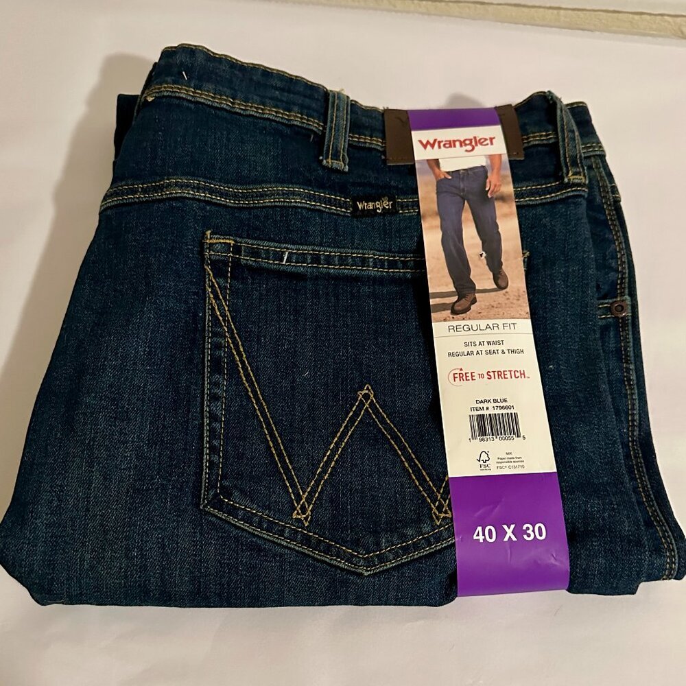 Wrangler Men's Jeans Size 40X30 Dark Blue Free To Stretch Regular Fit Denim NEW